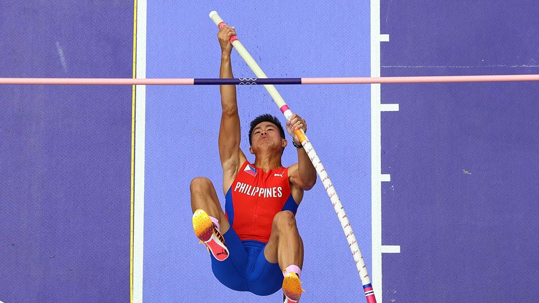 EJ Obiena slips to no. 4 in latest pole vault world rankings 